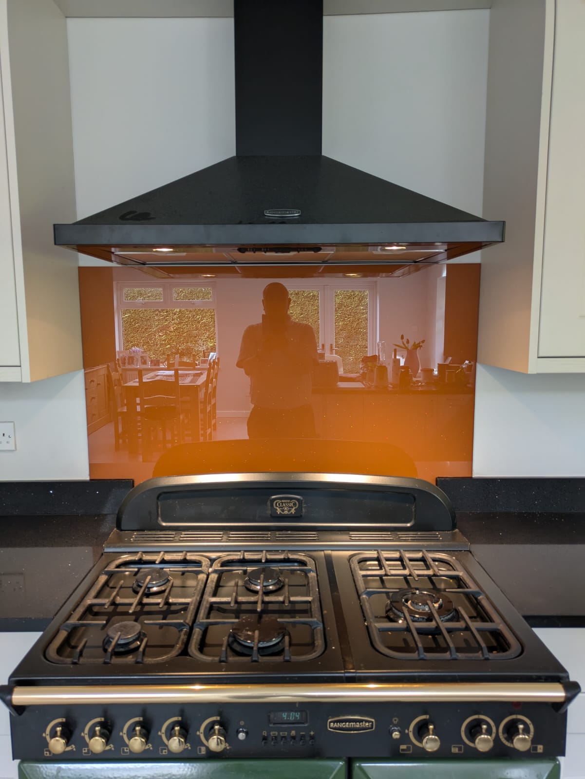 Bespoke Kitchen Splashback – Custom Glass Design